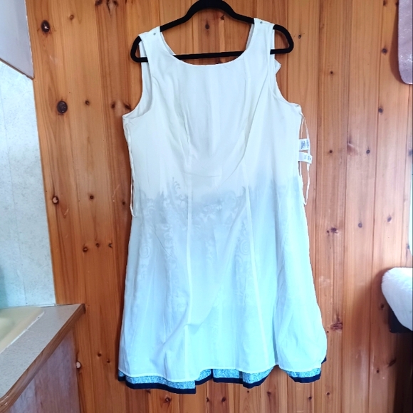 JONES NEW YORK Floral Sleeveless Scoop Neck White Blue Size 16 Print fit & Flare - Picture 12 of 16